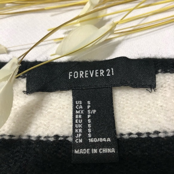 FOREVER 21 Striped Cropped Sweater - Picture 5 of 6